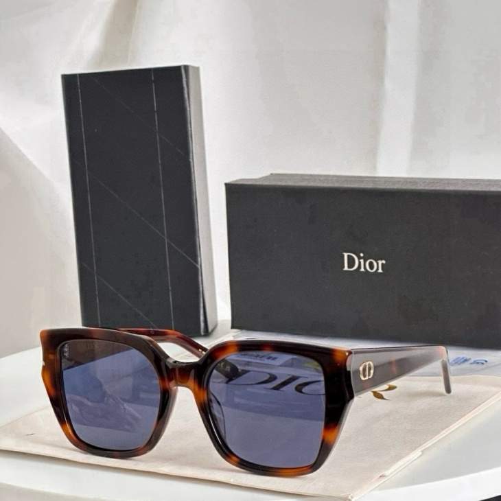 Picture of Dior Sunglasses _SKUfw77619925fw